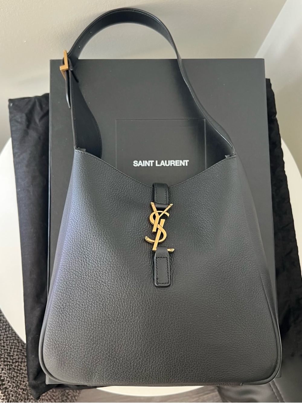 Saint Laurent Le 5 À 7 Supple Small Grained Leather - Picture 3 of 12